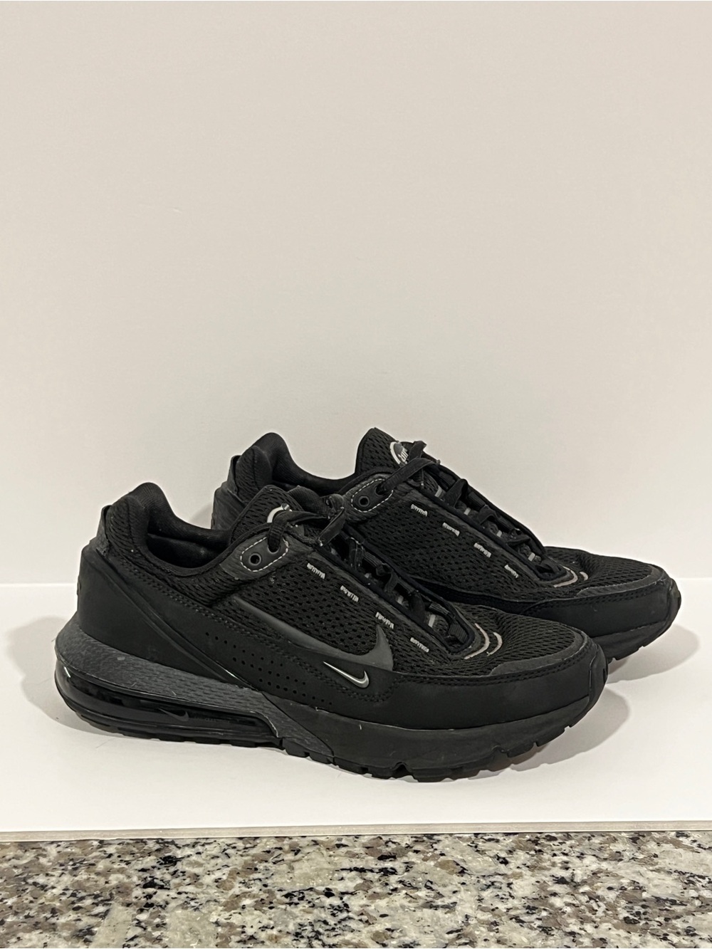 Nike Air Max Triple Black Running Shoes Men's Size 7.5